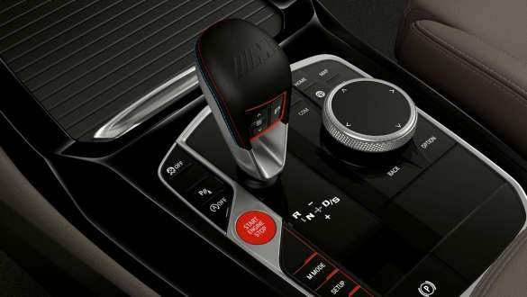 8-stopniowa skrzynia M Steptronic z Drivelogic.